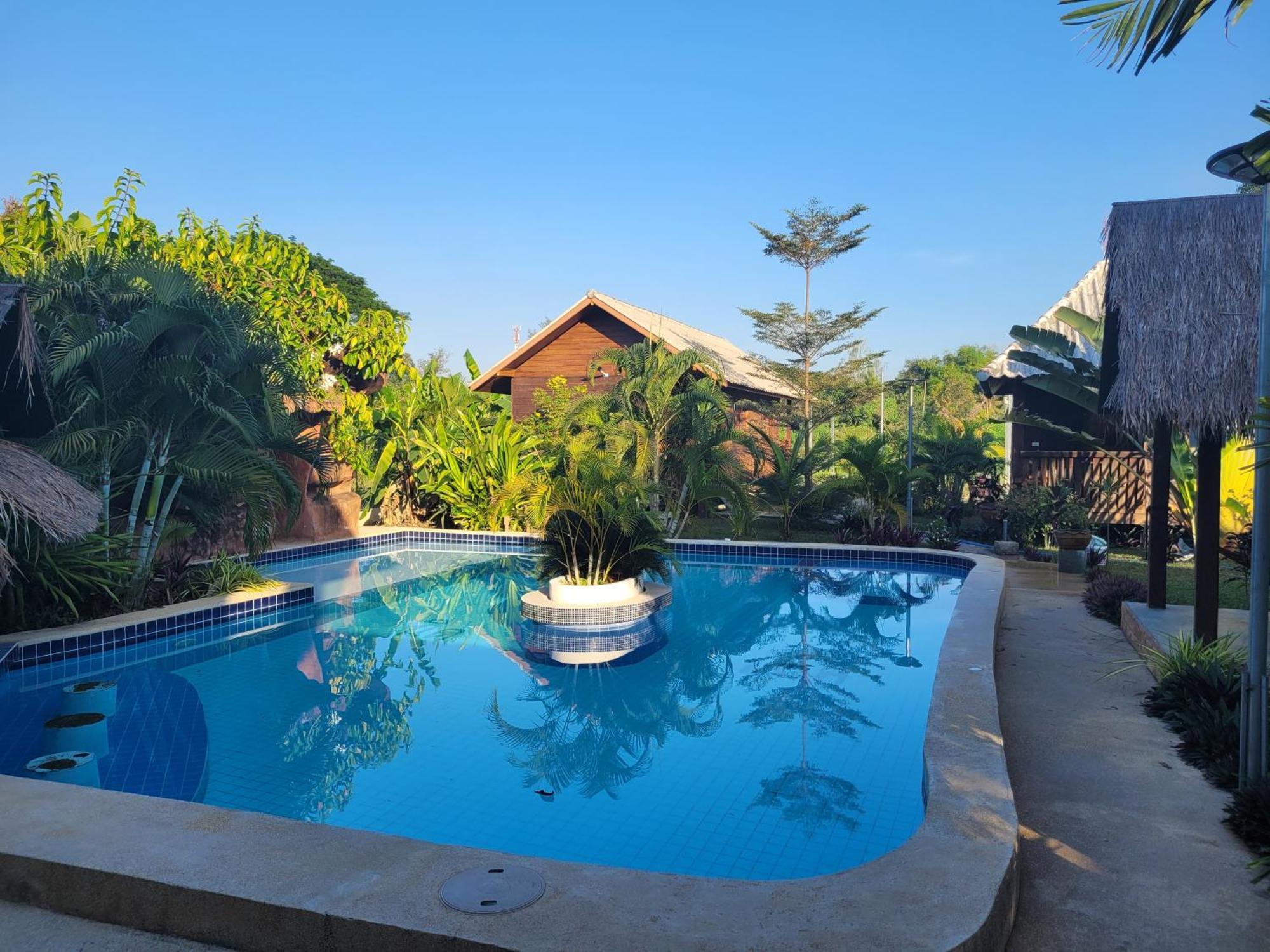 Mister Check Paradise Si Chiang Mai Exterior photo