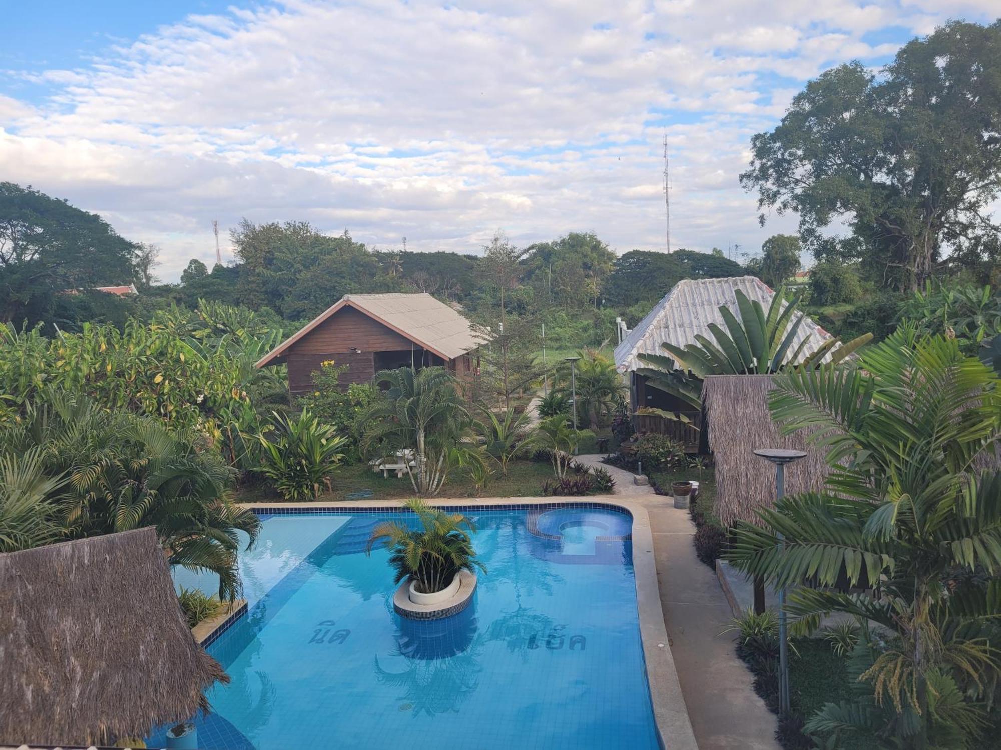 Mister Check Paradise Si Chiang Mai Exterior photo